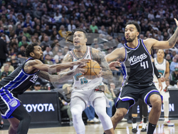 Grizzlies Kings Basketball