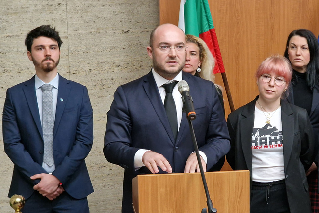 Започваме работа за подготовка на политическите дебати за законовите промени, свързани с жестокост към животните, заяви министър Георги Георгиев