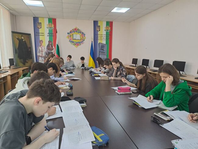 Учениците от Българското неделно училище „Българска светлица“ в Украйна разгледаха исторически артефакти, свързани с историята на България