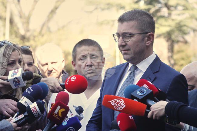 Мицкоски: Подкрепям гражданите, които решиха да изразят гнева си с протести, но не оправдавам политическите гризачи, които не искат силно правителство