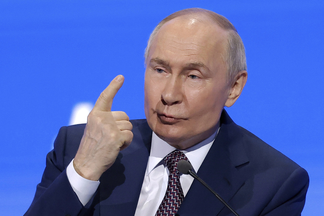 Путин заяви, че руските войски „довършват разгрома“ на украинските сили в Курска област