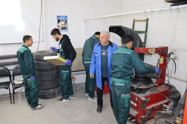 Омуртаг бе домакин на среща за обмен на добри практики в професионалното образование с участници от Търговищко и Разградско 