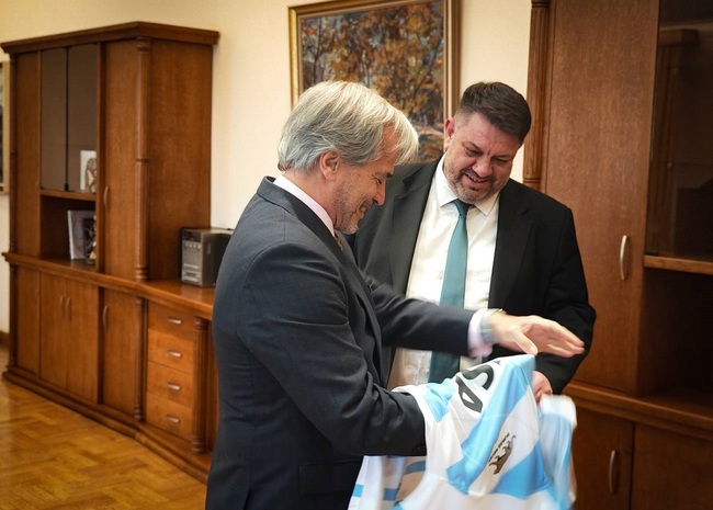 Търговско-икономическите отношения между двете страни обсъдиха вицепремиерът Атанас Зафиров и посланикът на Аржентина Алехандро Сотнер Майер