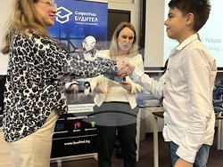 Ученици взеха участие в международния състезание на СофтУниада Тийнс 