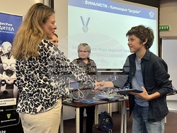 Ученици участват в националното състезание СофтУниада Тийнс 