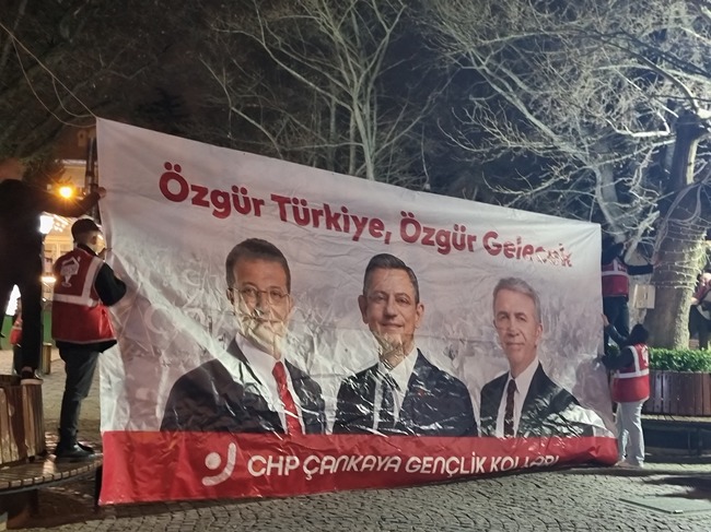 Проява на младежкия клон на опозиционната Народнорепубликанска партия бе организирана в центъра на Анкара