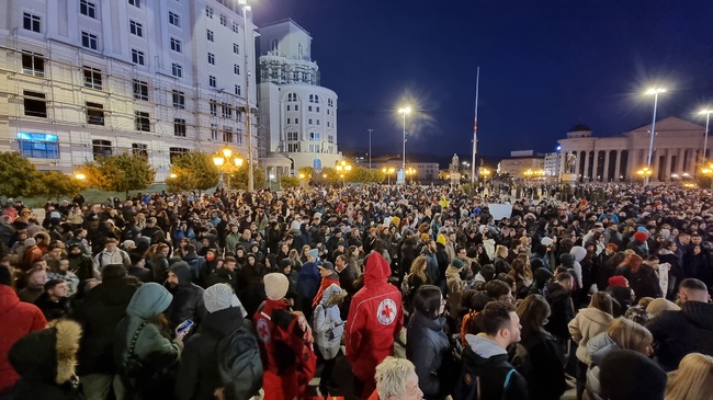 Четирима души все още са в критично състояние, след като пострадаха в пожара в Кочани, Северна Македония