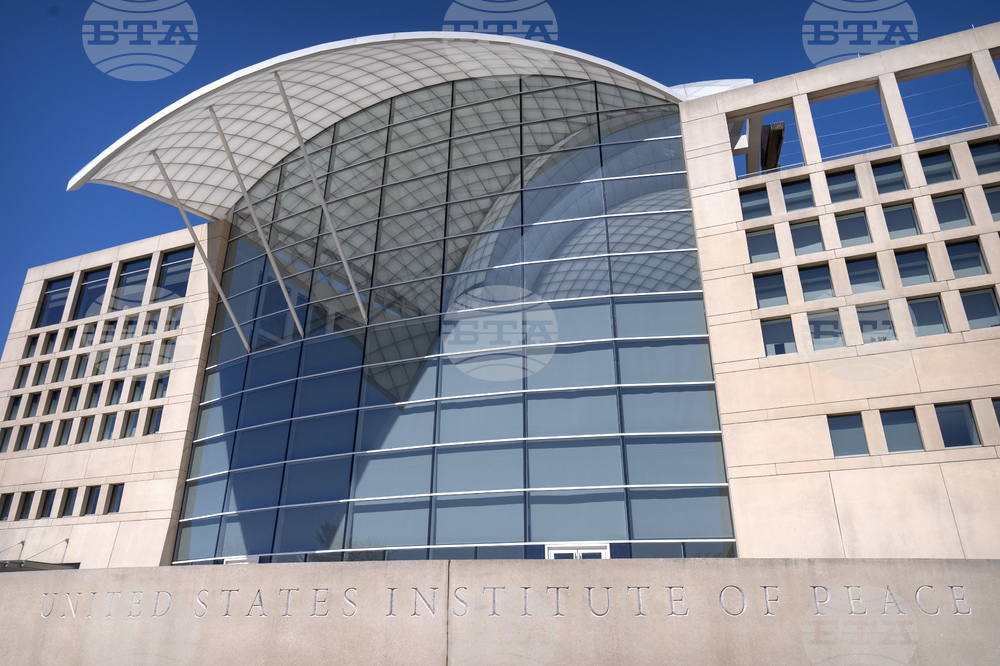 Държавният департамент на САЩ включи името на Тръмп в названието на Института за мир