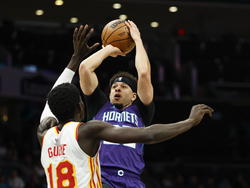 Hawks Hornets Basketball