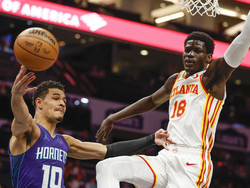 Hawks Hornets Basketball
