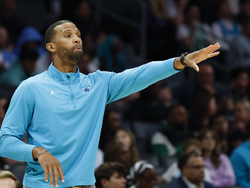 Hawks Hornets Basketball