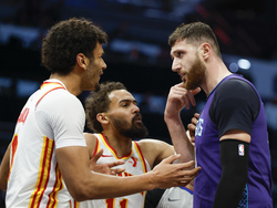 CORRECTION Hawks Hornets Basketball