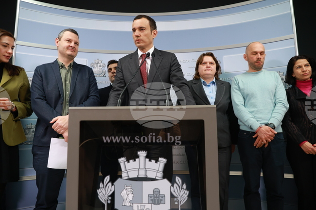 Свикана е извънредна комисия във връзка с изказване на министъра на околната среда и водите за завода за отпадъци, заяви Васил Терзиев