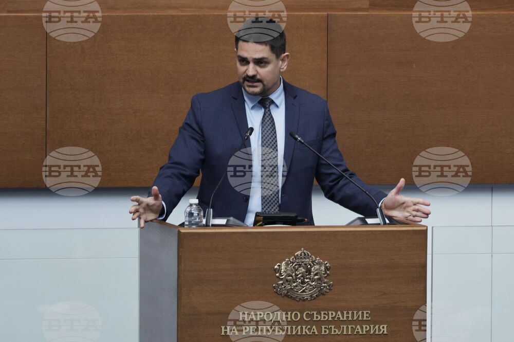 Парламент - заседание - Радостин Василев