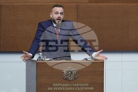 Парламент - заседание - Георги Иванов