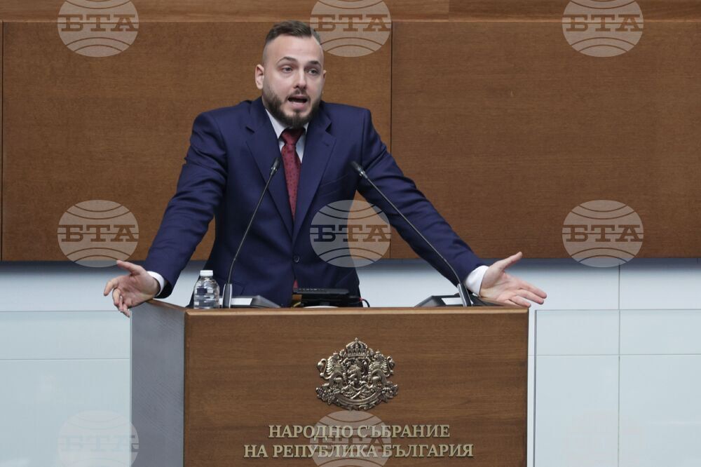 Парламент - заседание - Георги Иванов