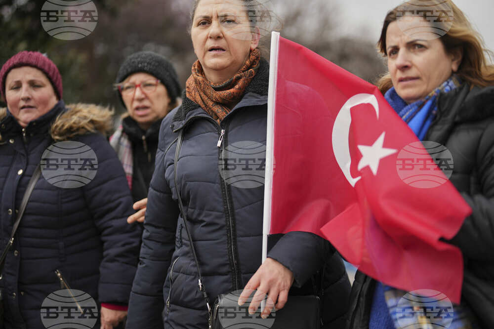 Убийство в Истанбул на 34-годишна жена от бившия ѝ съпруг предизвика протестно шествие по улиците на града