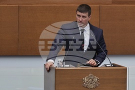 Парламент - заседание - Ивелин Михайлов