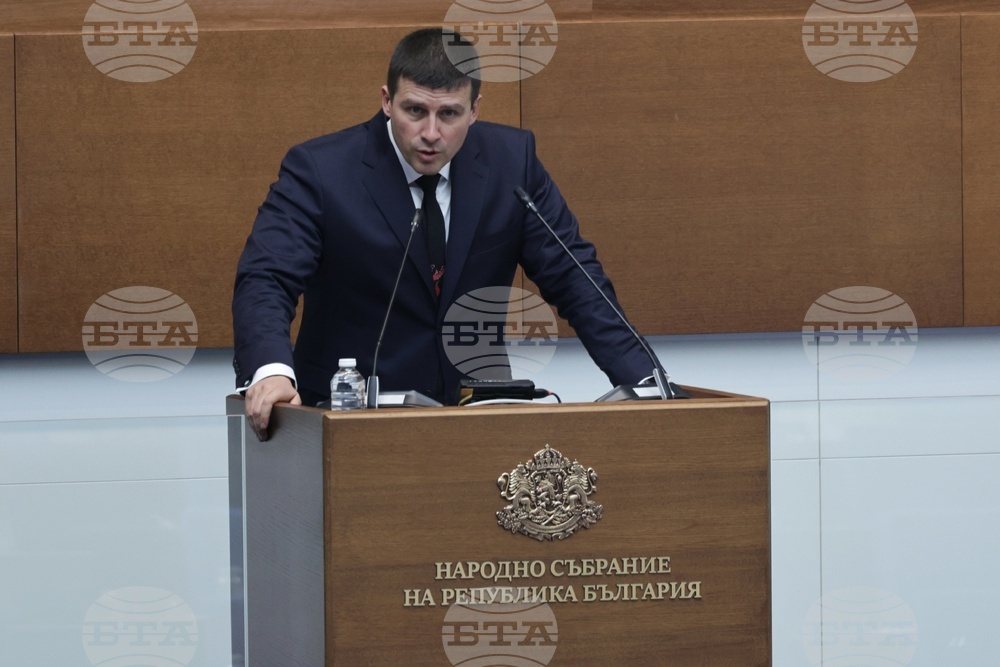 Парламент - заседание - Ивелин Михайлов