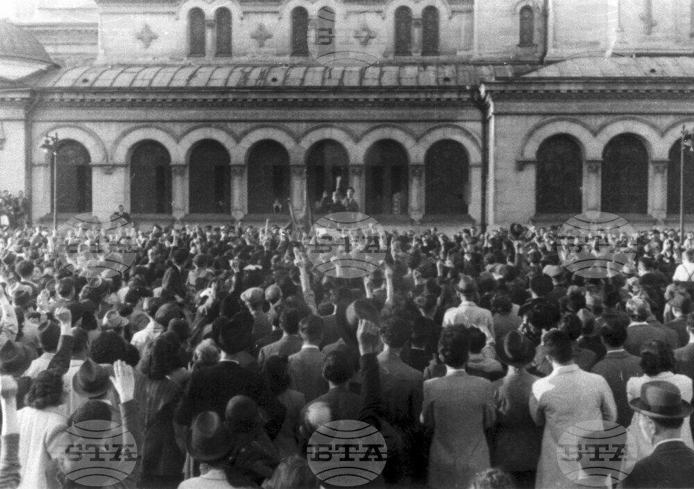 На 21 март 1945 г. БТА публикува поздравителни телеграми от Кимон Георгиев и Регентството до ген. Владимир Стойчев за успешната отбрана на река Драва