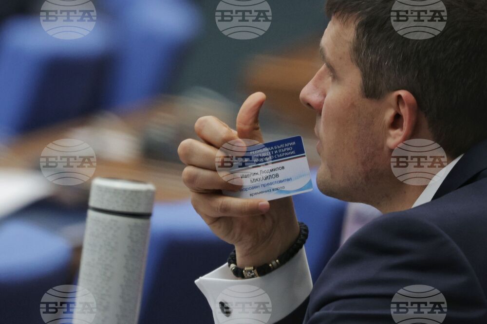 Парламент - заседание - Ивелин Михайлов