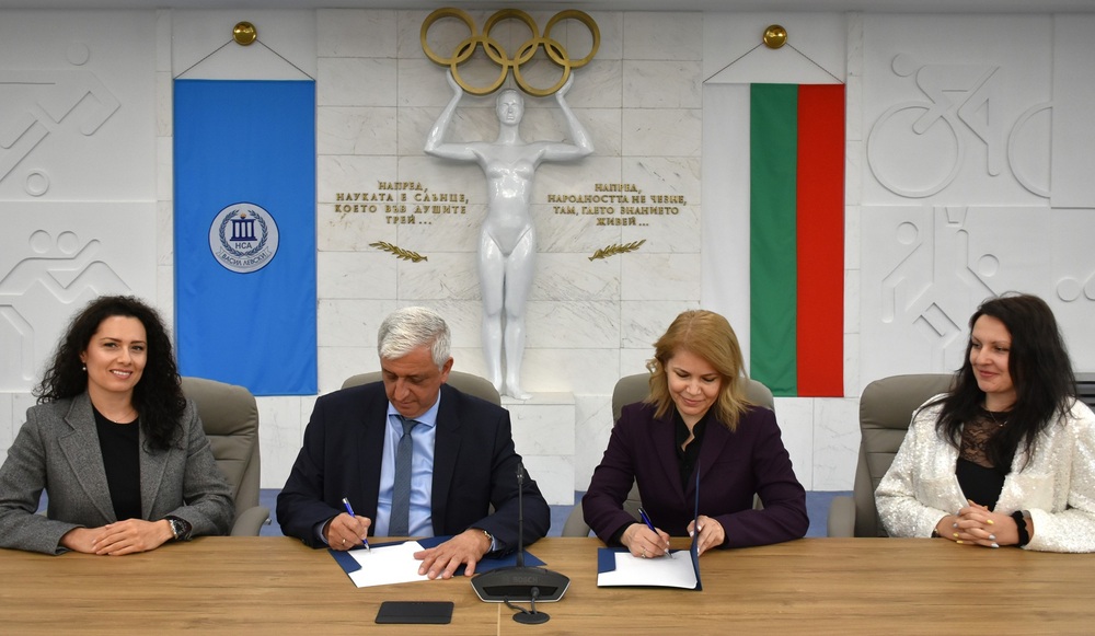 НСА: Дарение ще улесни заниманията по адаптирано плуване в НСА