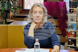 Варна - Регионална библиотека - пресконференция - Радка Калчева