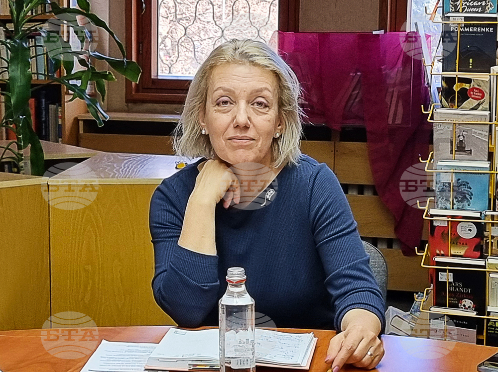 Варна - Регионална библиотека - пресконференция - Радка Калчева