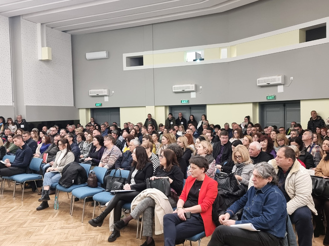 С бюджет от 15 млн. лева повече започва кампанията за директни плащания за земеделци и фермери, каза зам.-министър Иван Капитанов