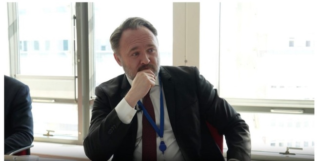 Европейски нюзрум: Мирните преговори за Украйна не отложиха плана за постепенно преустановяване на вноса на изкопаеми горива от Русия, заяви еврокомисарят по енергетиката