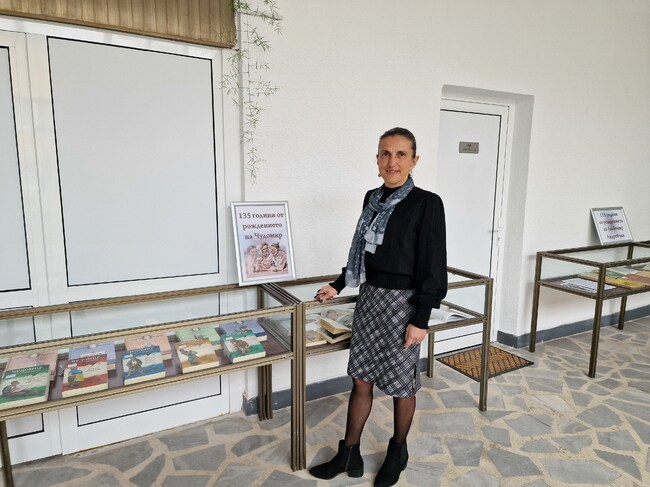 Изложба, посветена на 135 години от рождението на писателя-карикатурист Чудомир, е подредена в Регионалната библиотека в Разград