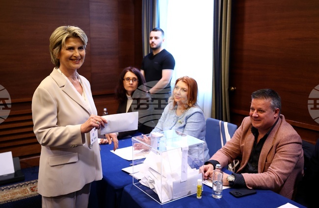 Весела Лечева обеща, че ще работи за модернизиране на българския спорт и похвали спортния министър Иван Пешев