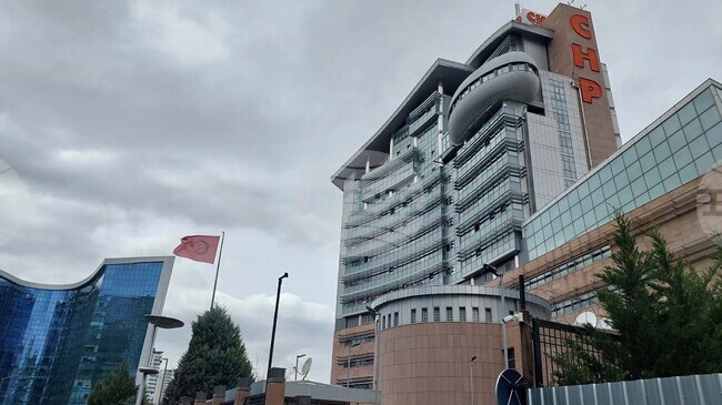 Възстановеното ръководство на турската опозиционна партия НРП е започнало процедура за отстраняване на 9 нейни депутати 