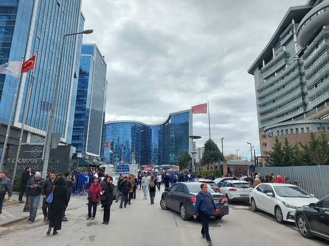 Bulgarian Citizens Advised to Avoid Crowded Areas in Istanbul Amid Movement Restrictions