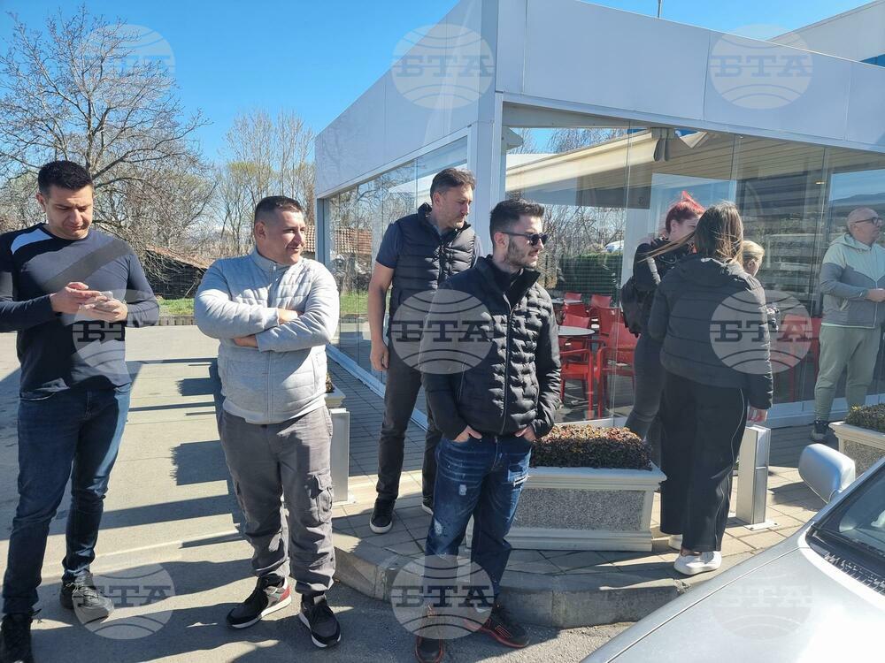 За да оцелеем, трябва да вдигнем цените с 15 на сто, казаха собственици на заведения от Кюстендил, участващи в протеста