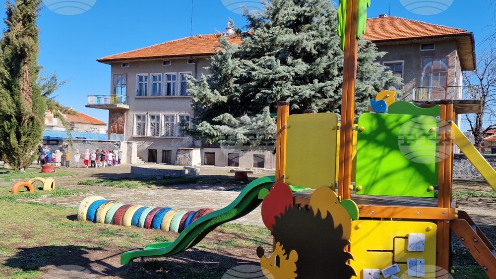 Започна обновяването на старата сграда на детската градина в село Брестовица