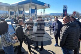Село Слокощица - протест - собственици на заведения