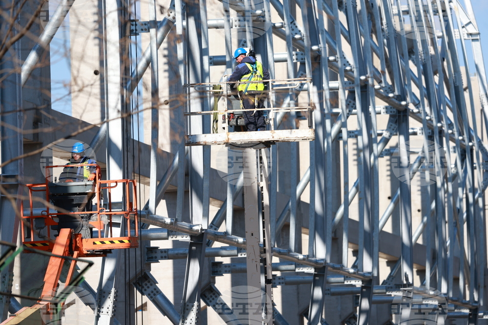 Реконструкцията на "Българска армия" напредва с бързи темпове