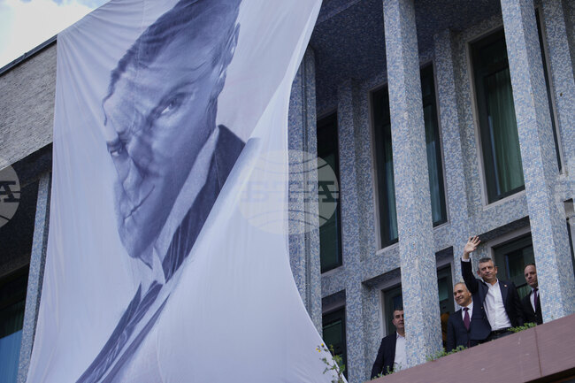 Лидерът на основната опозиционна партия в Турция призова за бойкот на фирмите, които неглижират протестите в страната