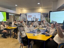  В инициативата "Световна седмица на парите" ученици подобряват финансовата си грамотност. Снимка: Министерство на образованието и науката 