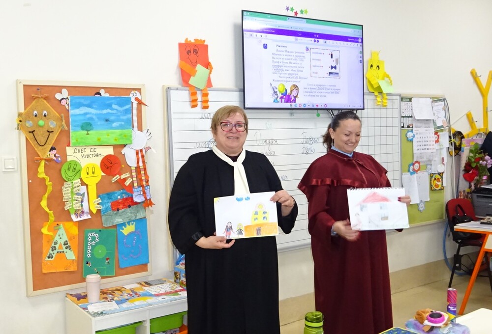 Районен съд – Разград: Съдия и прокурор представиха темата „Законът – права и отговорности. Законът и справедливостта“ пред първокласници в ОУ „Васил Левски“ 