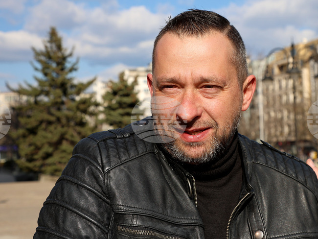 Собственици на заведения и персонал протестираха във Варна с искане за 9 процента ДДС за бранша