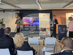 Белгия - "Седмица на гражданското общество" - дискусия с журналисти - Оливер Рьопке - Лауренциу Плошчану