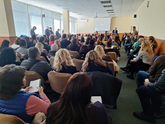 Над 4000 земеделски производители са заявили подпомагане по директните плащания от началото на кампанията, каза зам.-министър Янчев в Добрич