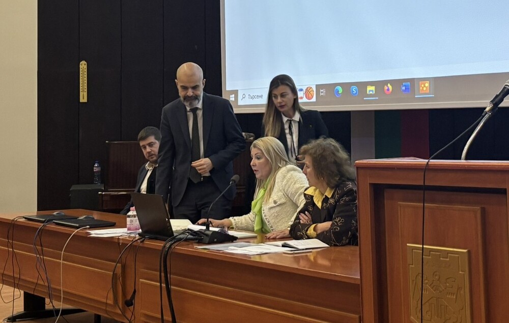 Община Варна: Електронният прием в първи клас започва на 19 май, за детските градини – на 15 май