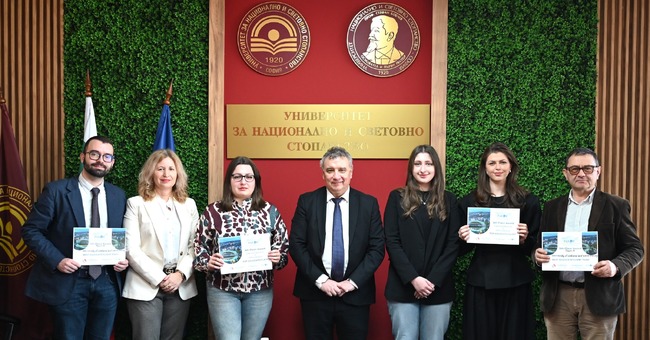 Отборът на Юридическия факултет в УНСС получи награда от Международното състезание по медиация в Тбилиси