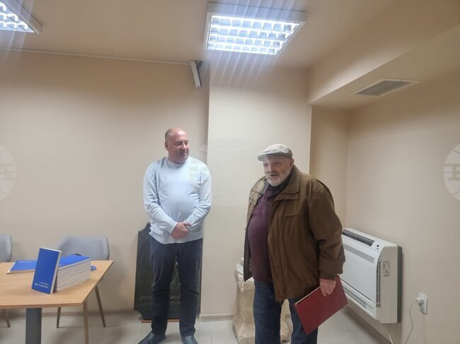 Владимир Дръндаревски представи в Стара Загора „Книга за щастието"