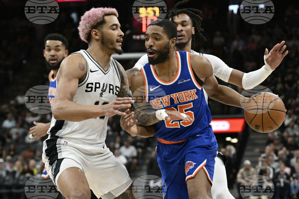 Knicks Spurs Basketball