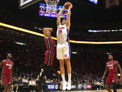 Pistons Heat Basketball