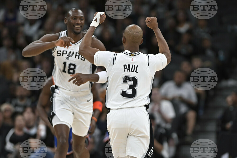 Knicks Spurs Basketball